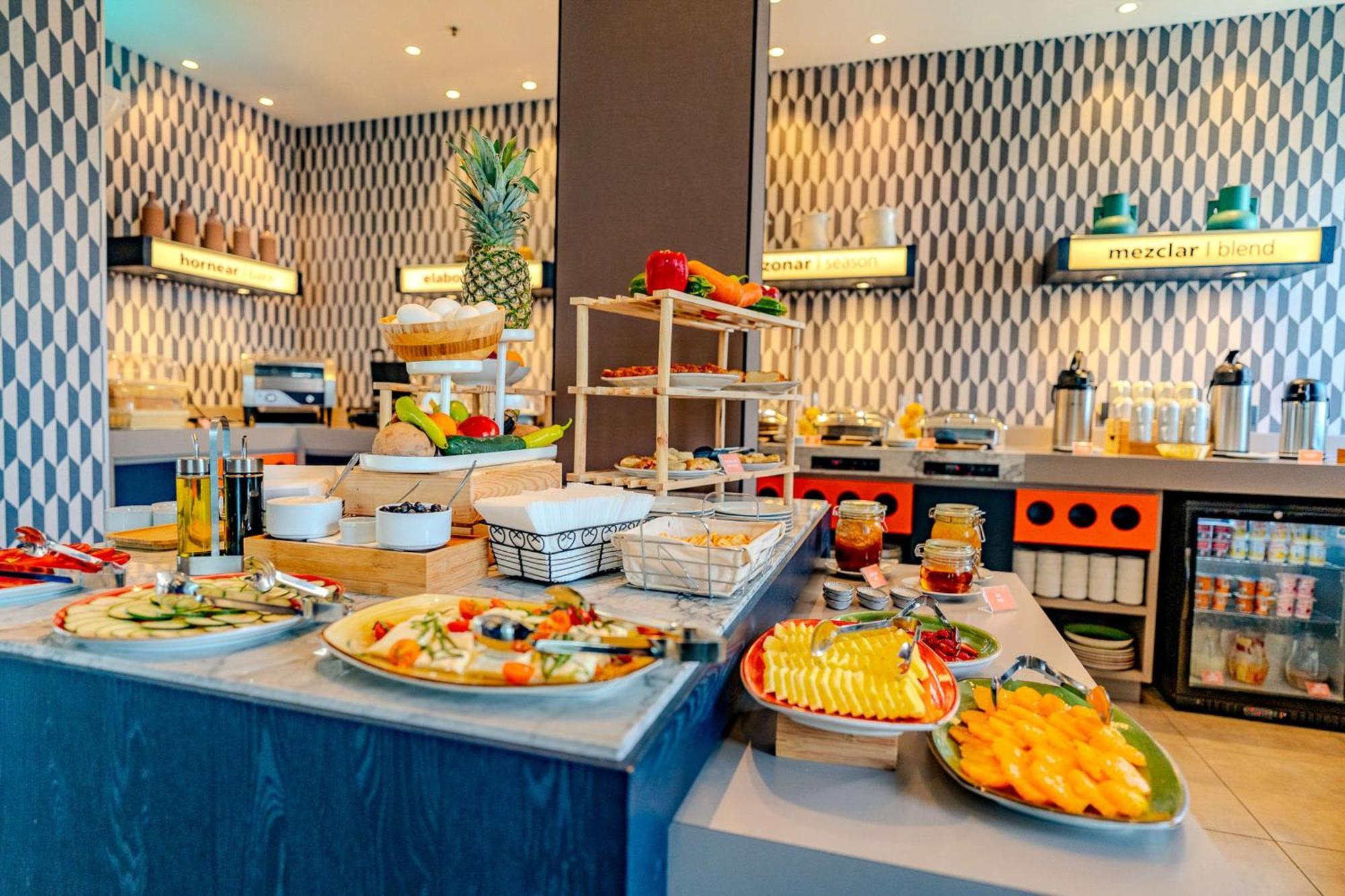 Hampton By Hilton Santiago Las Condes Exterior foto